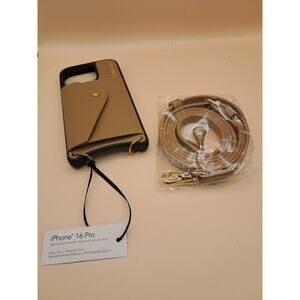 Bandolier Donna
Crossbody Phone Case in Tan/Gold